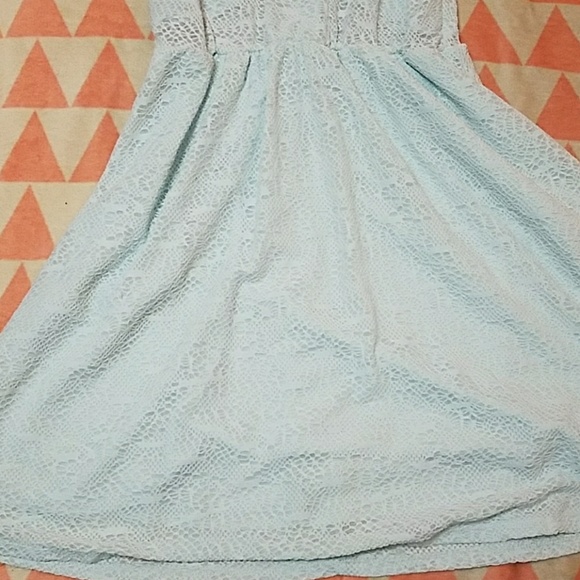 Gorgeous Mint Dress - Picture 3 of 3