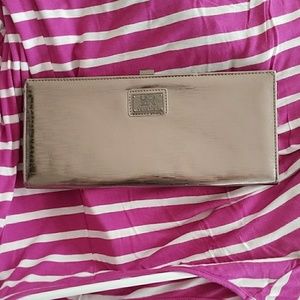 Kenneth cole reaction clutch