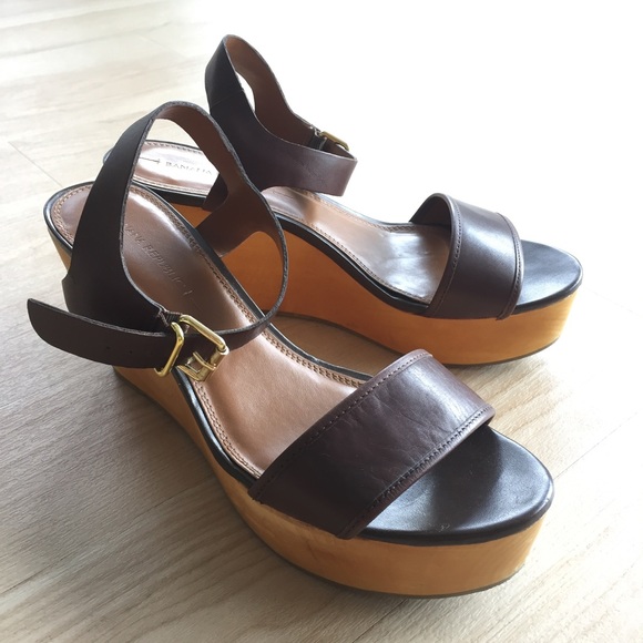 If I Wear My Shoes On The Outer Edge If I Wear My Shoes On The Outer Edge