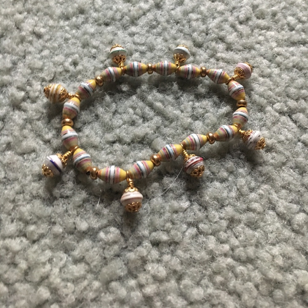 Paper bead bracelet