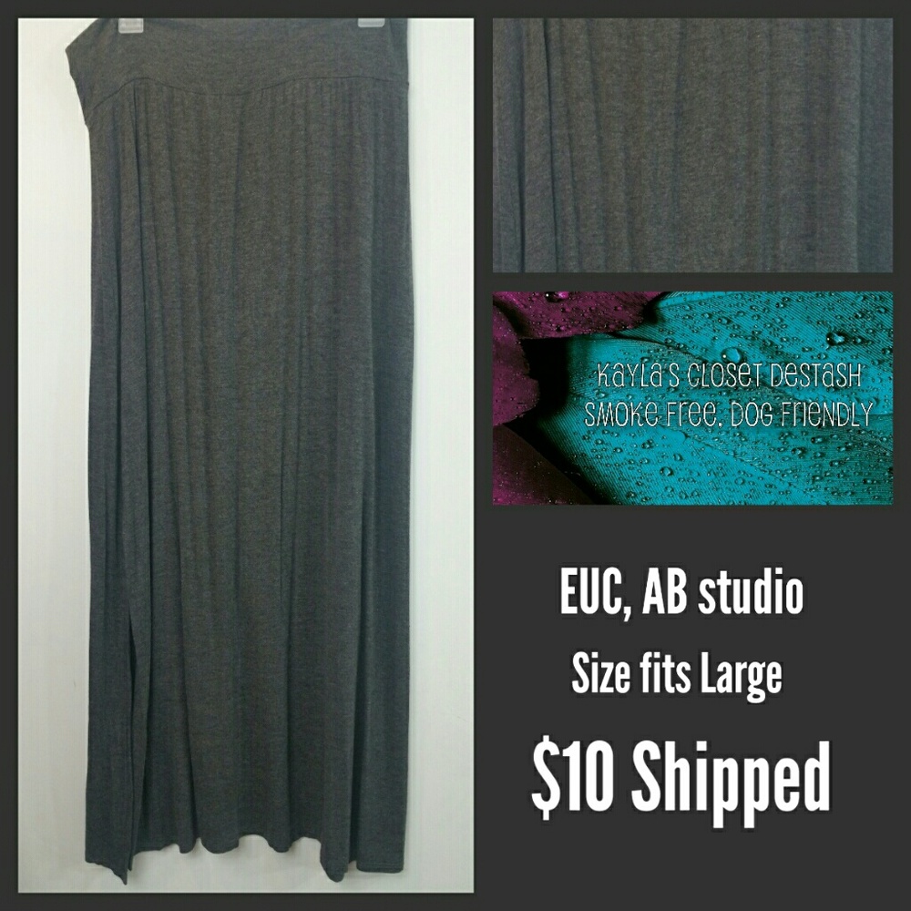 Maxi skirt with side slit