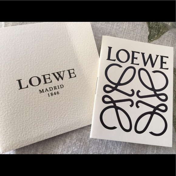 Loewe Hammock Small size（Tan）in hand - Picture 8 of 8
