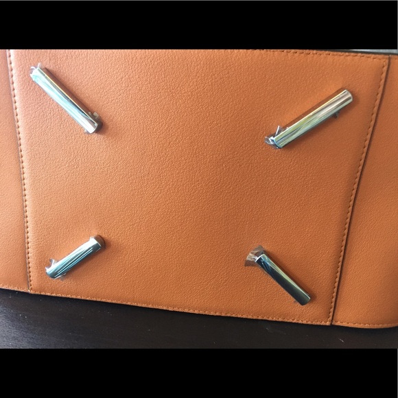 Loewe Hammock Small size（Tan）in hand - Picture 6 of 8