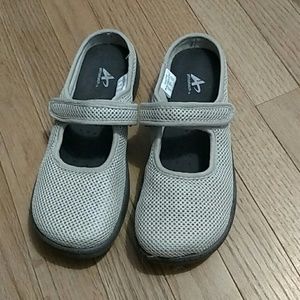 Women' MaryJane Shoes