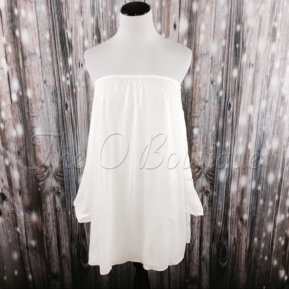 🎉CLEARANCE🎉 White Off-Shoulder Long Sleeve Dress - Picture 2 of 3