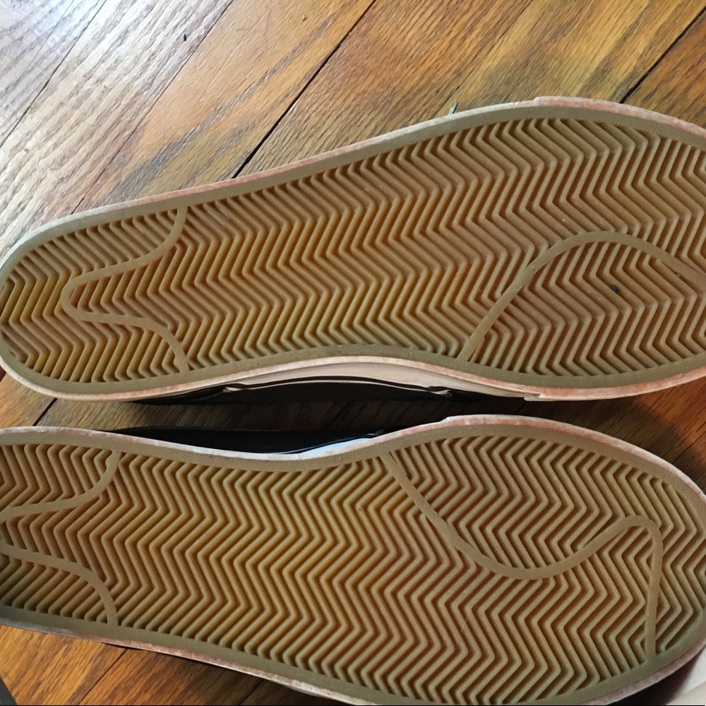 Black Nike Janoskis - Picture 3 of 4