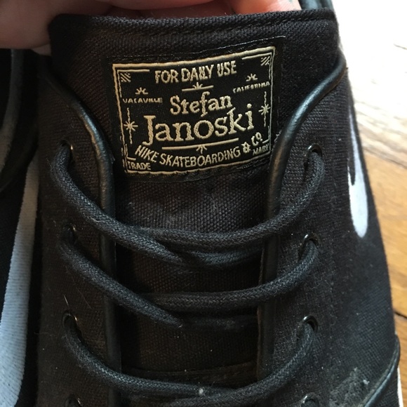 Black Nike Janoskis - Picture 2 of 4