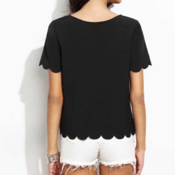 Scalloped Top in Black - Picture 2 of 3