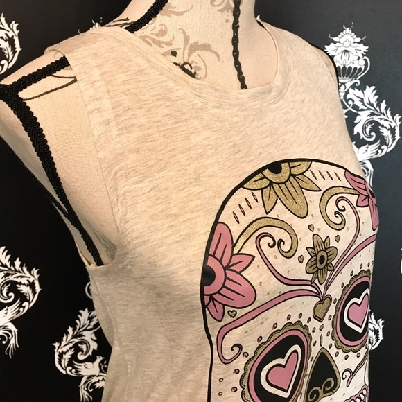 🍀 NWT! Gorgeous Sparkly Sugar Skull Tank! - Picture 3 of 8