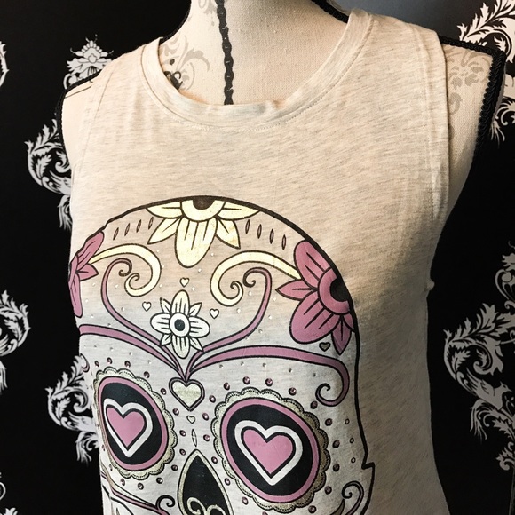 🍀 NWT! Gorgeous Sparkly Sugar Skull Tank! - Picture 5 of 8