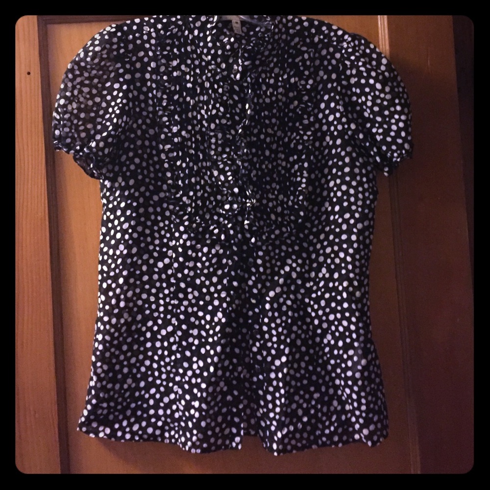 Joie black/white polka dotted short sleeve blouse