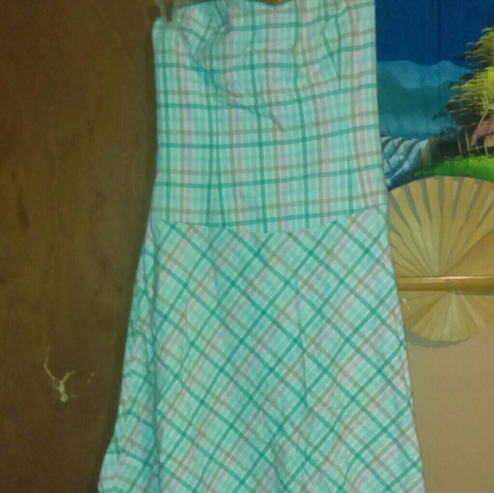 Women's strapless dress
