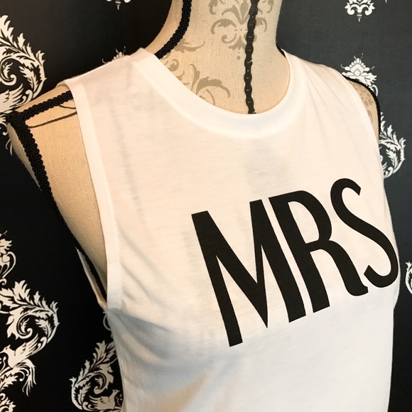 🍀 NWT! Mrs. White Tank! - Picture 2 of 5