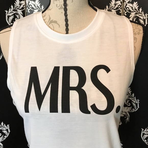🍀 NWT! Mrs. White Tank! - Picture 3 of 5