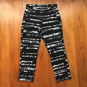 Old Navy Compression Capri Pant