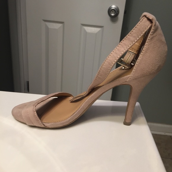 Heels - Picture 2 of 2