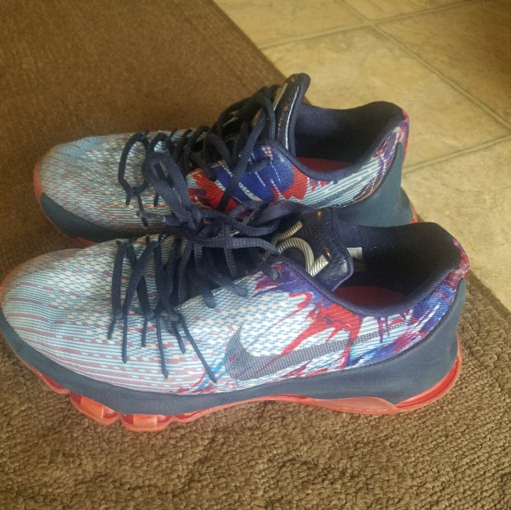 Youth size 5 kd shoes