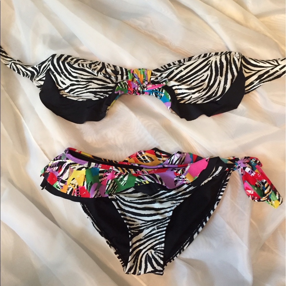 Size medium Shi colorful bikini