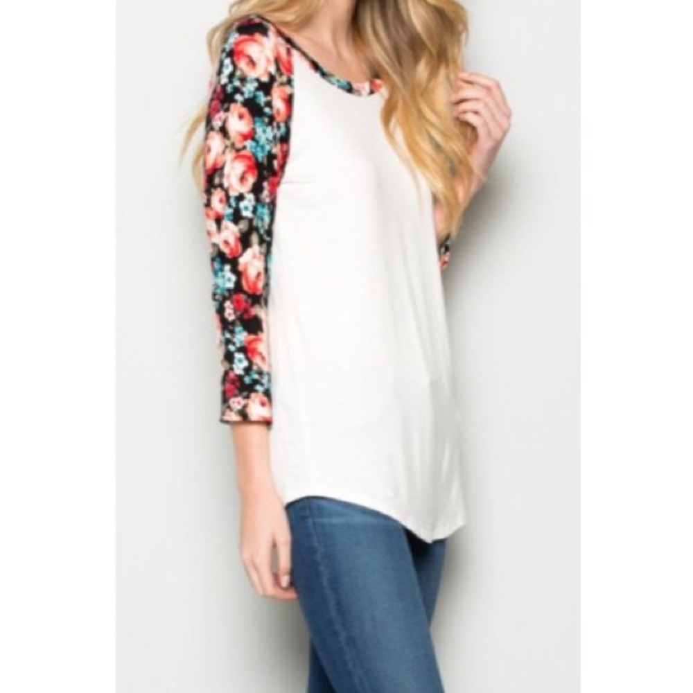 ✨LAST ONE ✨Floral raglan sleeves - Picture 2 of 7