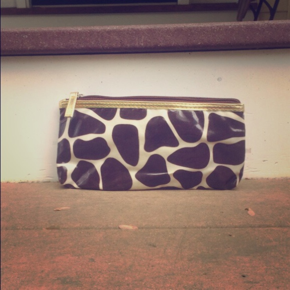 Giraffe Printed Clutch