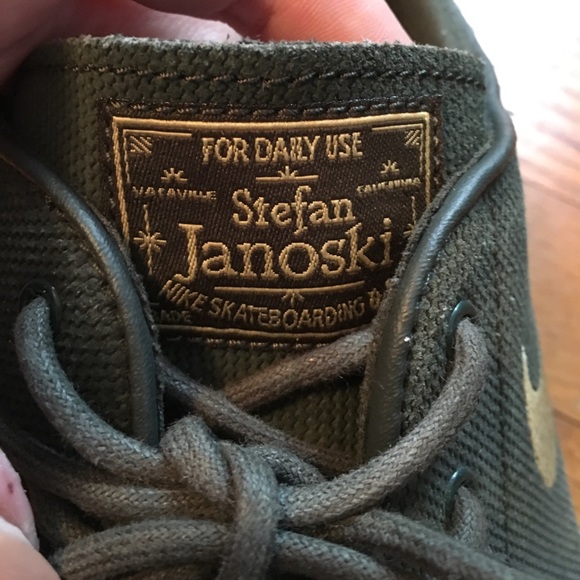 Nike Janoskis - Picture 2 of 4