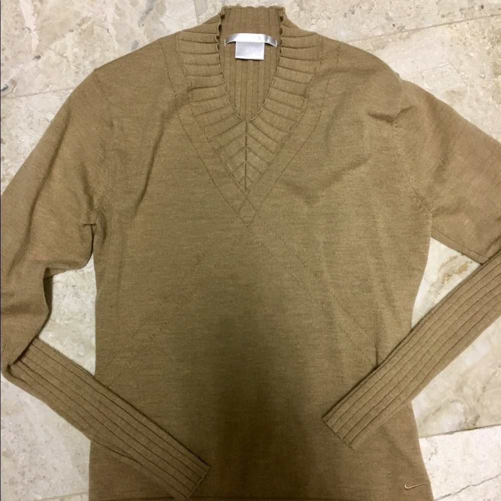 Nike golf / tennis sweater in Small
