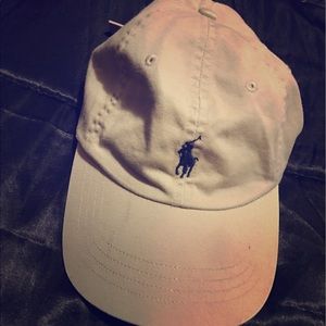 Beige polo hat
