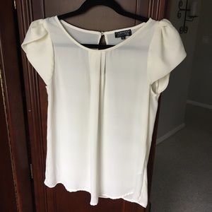 Tulip sleeved blouse