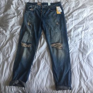 Boyfriend low waist ripped jeans