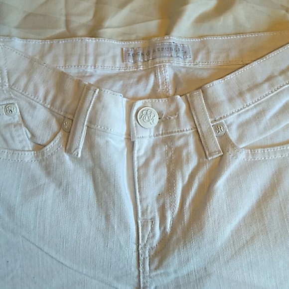Rock & republic white jeans with rhinestone - Picture 4 of 4