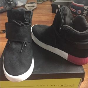 Adidas Originals Tubular Invader Strap. 8.5