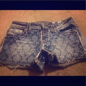 Miss me shorts size 28