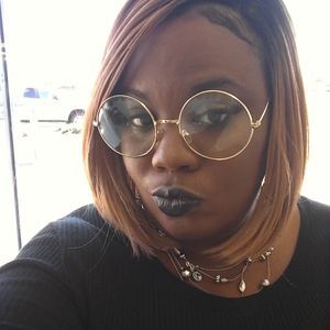 Meet your Posher, Kendra