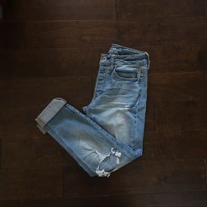 American Eagle Lightwash Tomgirl Jeans