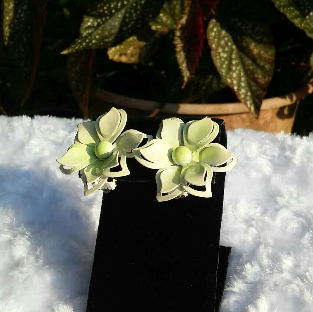 Vintage Painted Metal 3-D Flower Earring