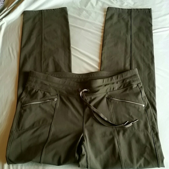 Athleta Pants - Athleta Green Workout Pants Size L