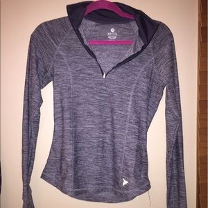 Active quarter zip
