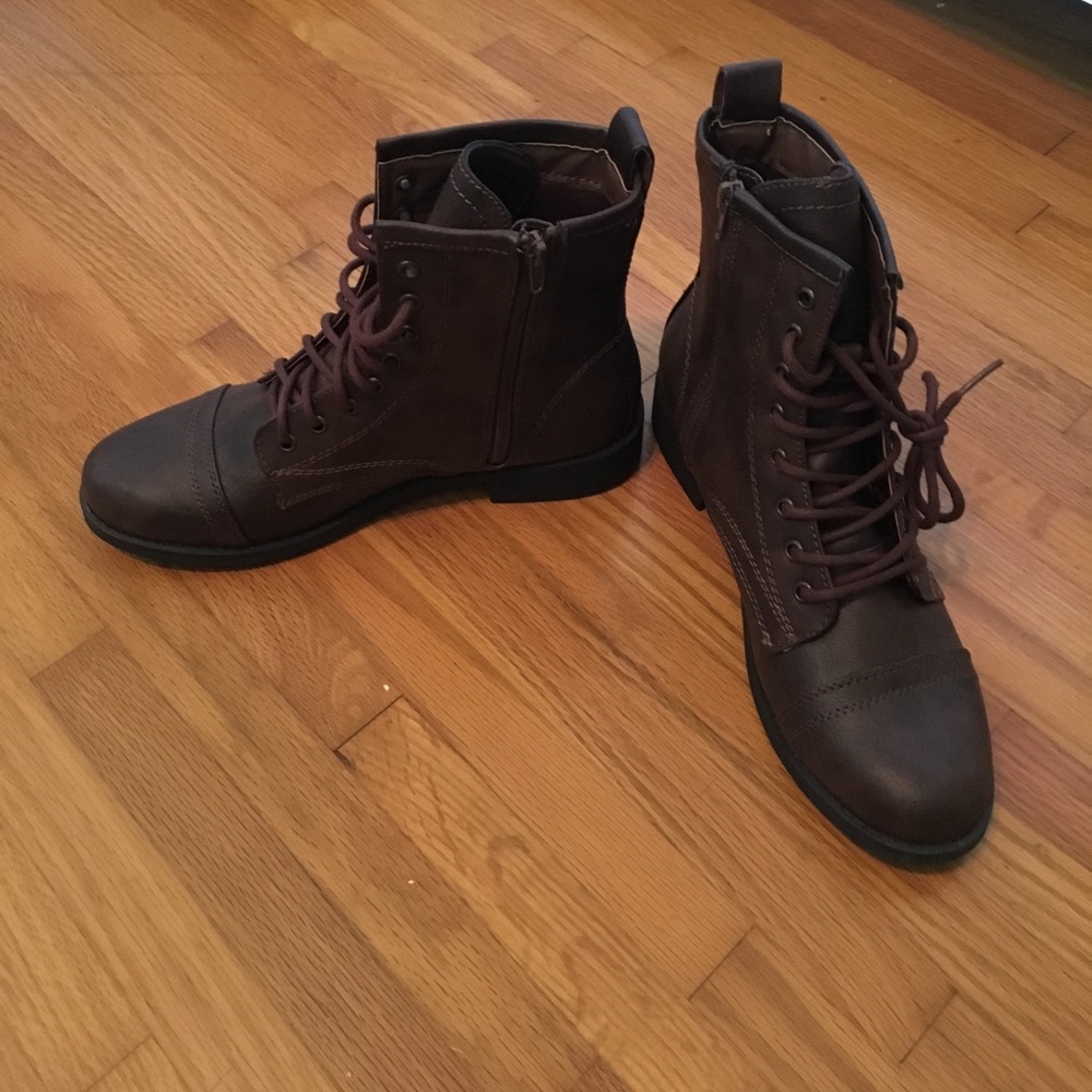Brown combat boots never worn!