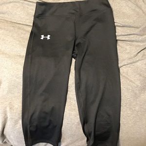 under armour black capri leggings