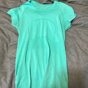 lulu lemon yoga shirt