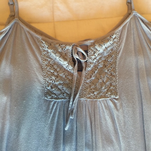 Flowy Top - Picture 2 of 3