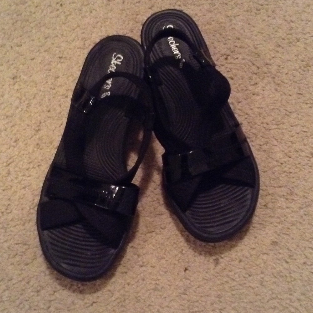 Skechers black Stretchy fabric flip flop with heel