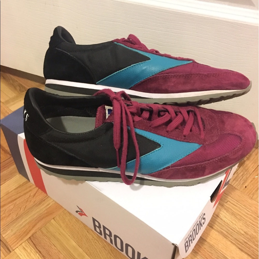 Brooks Vanguard Sneakers, size 9.5