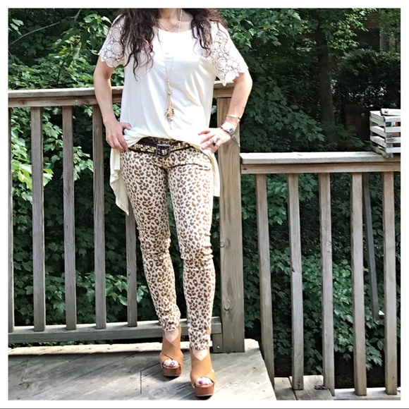 ✨LAST ONE ✨Great  printed jeans - Picture 3 of 4