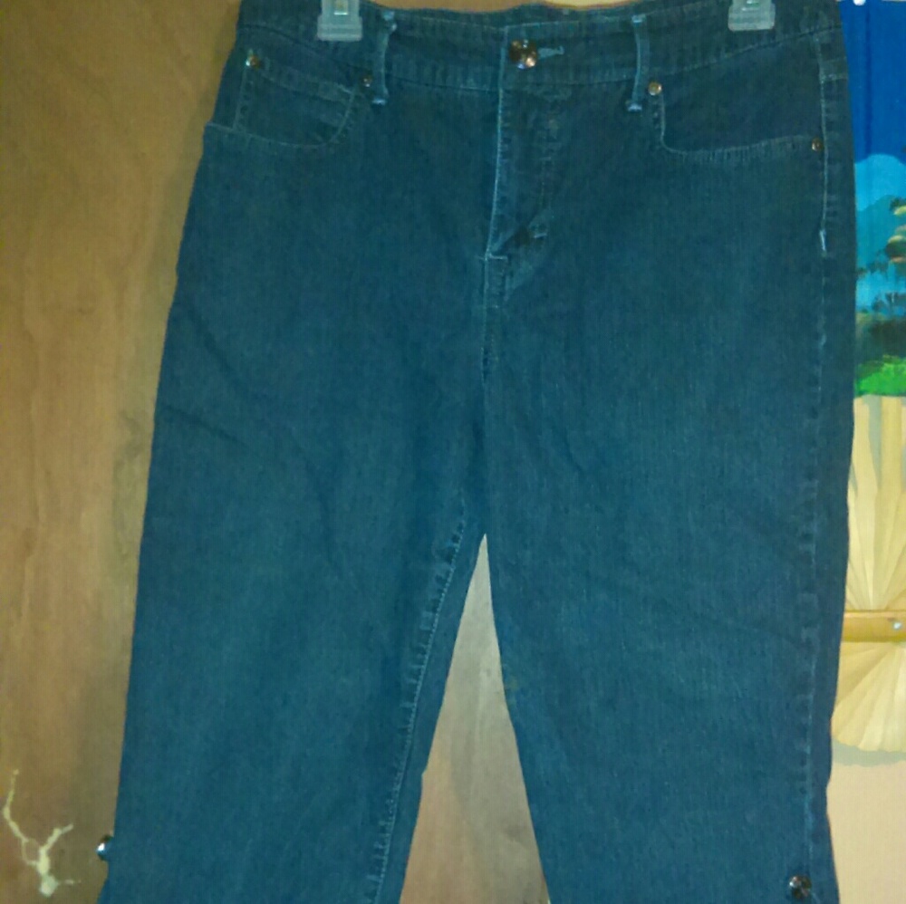 Women's Capri's