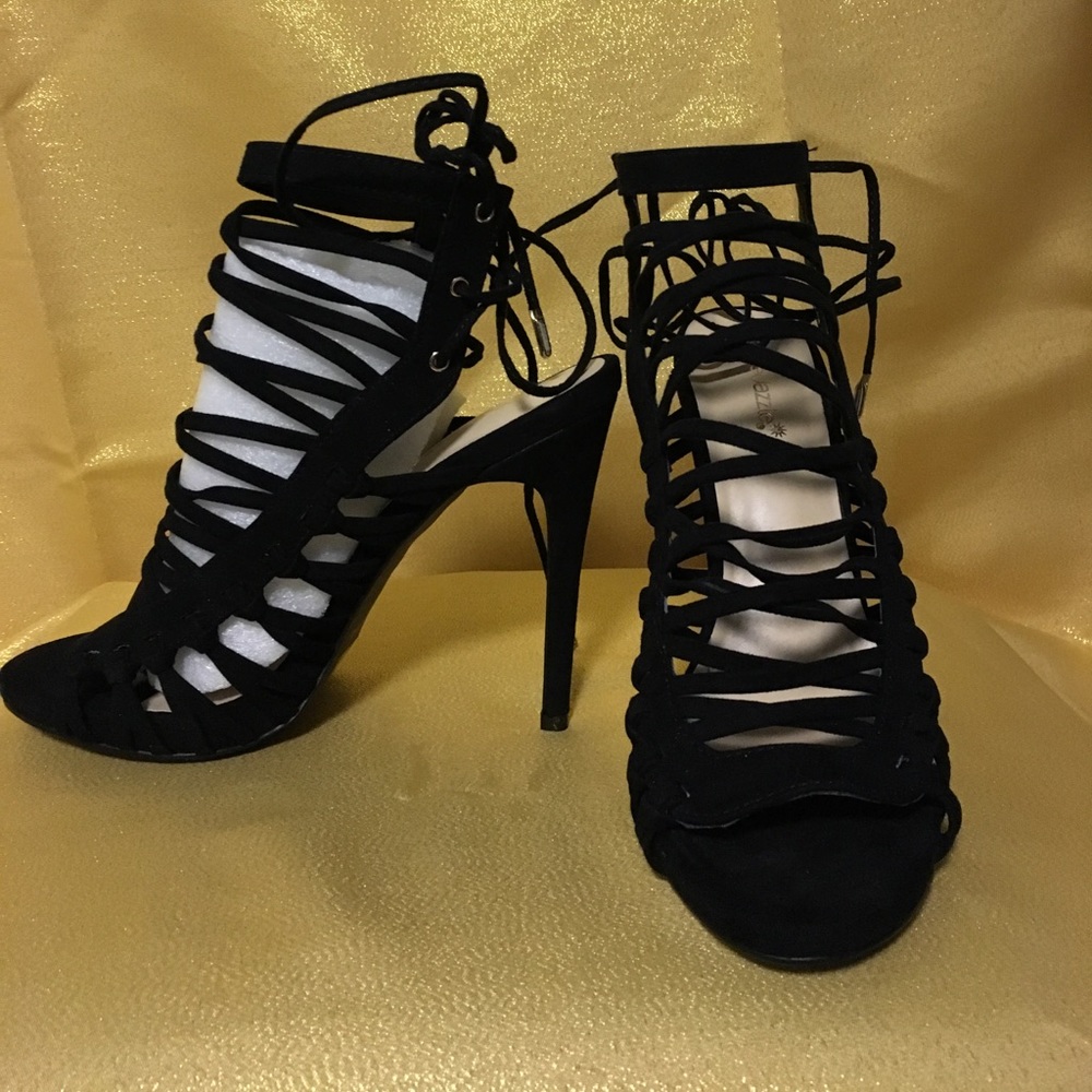 Shoedazzle Black Heels