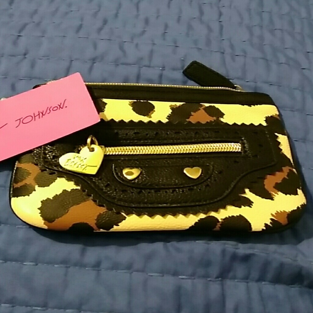 Ladies wristlet