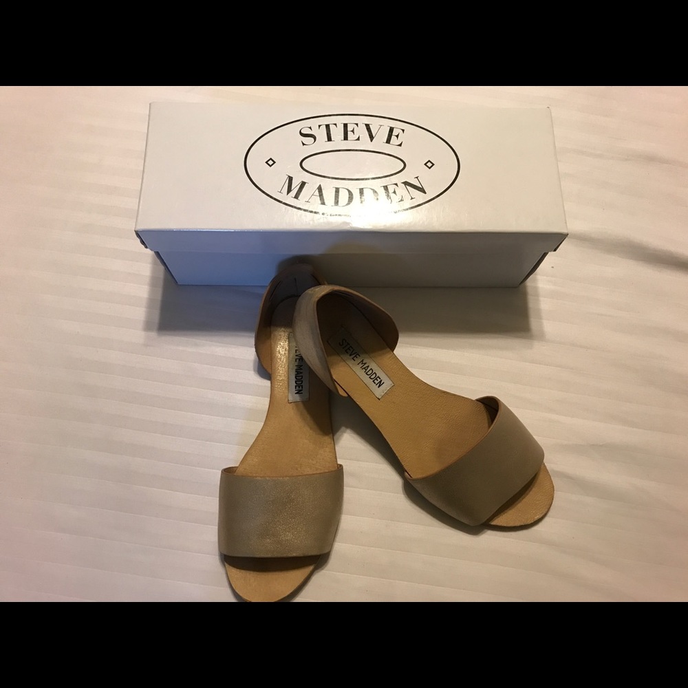 Steve Madden gold Flats