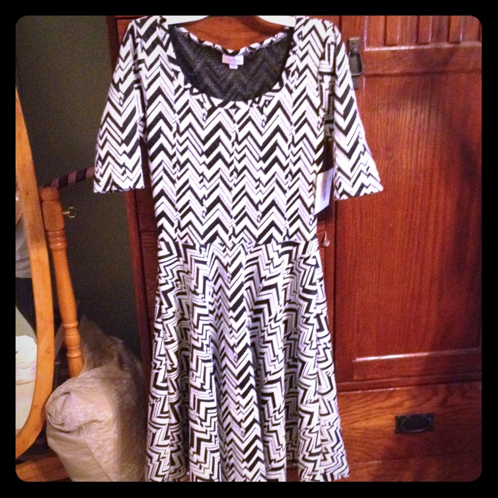 Lularoe Nicole Dress S NWT