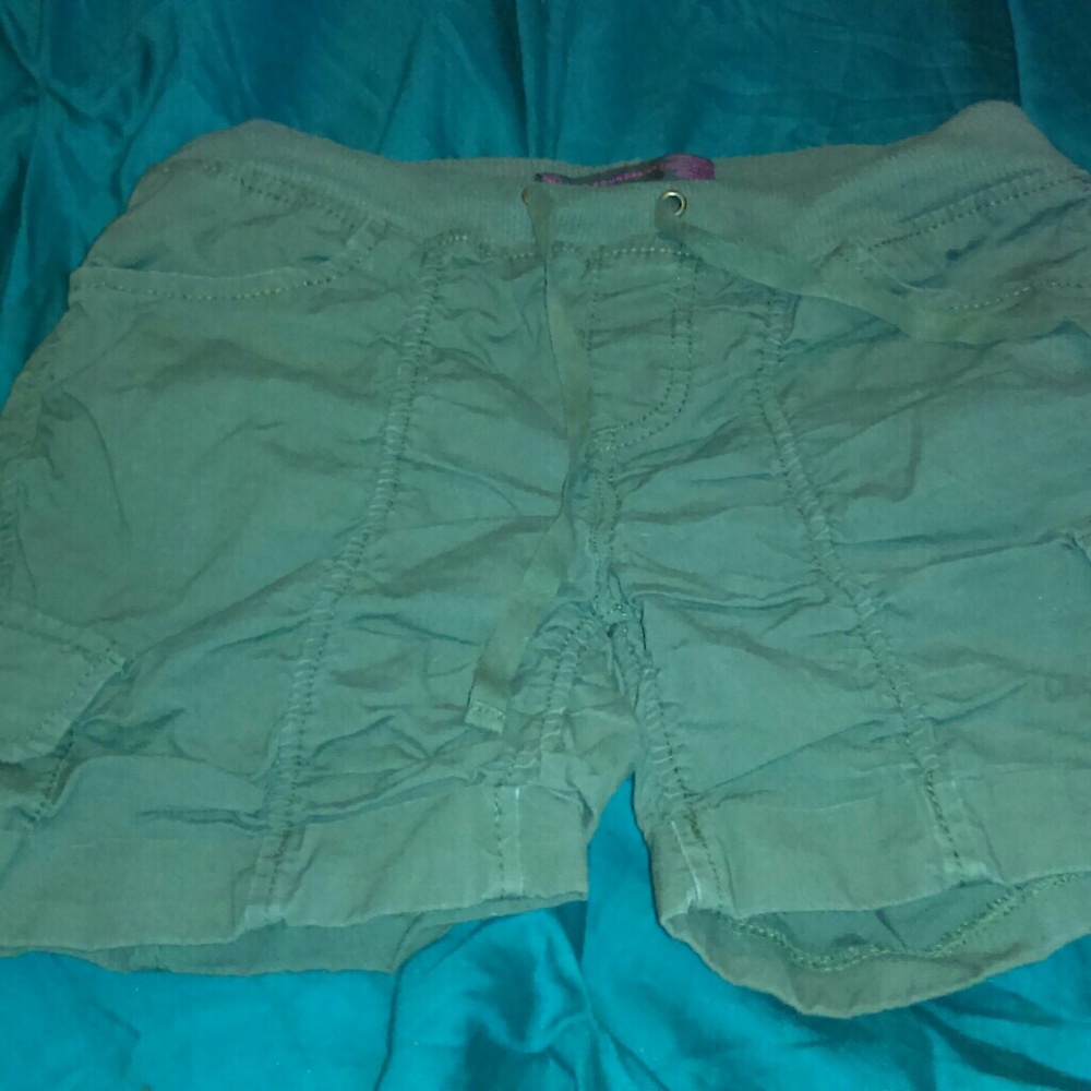 Women's cargo shorts
